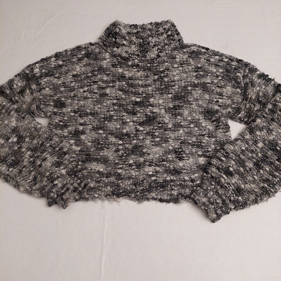 Hollister Grey White Mock Neck Chunky Marled Knit Cropped Sweater Boxy Size S - Picture 3 of 11
